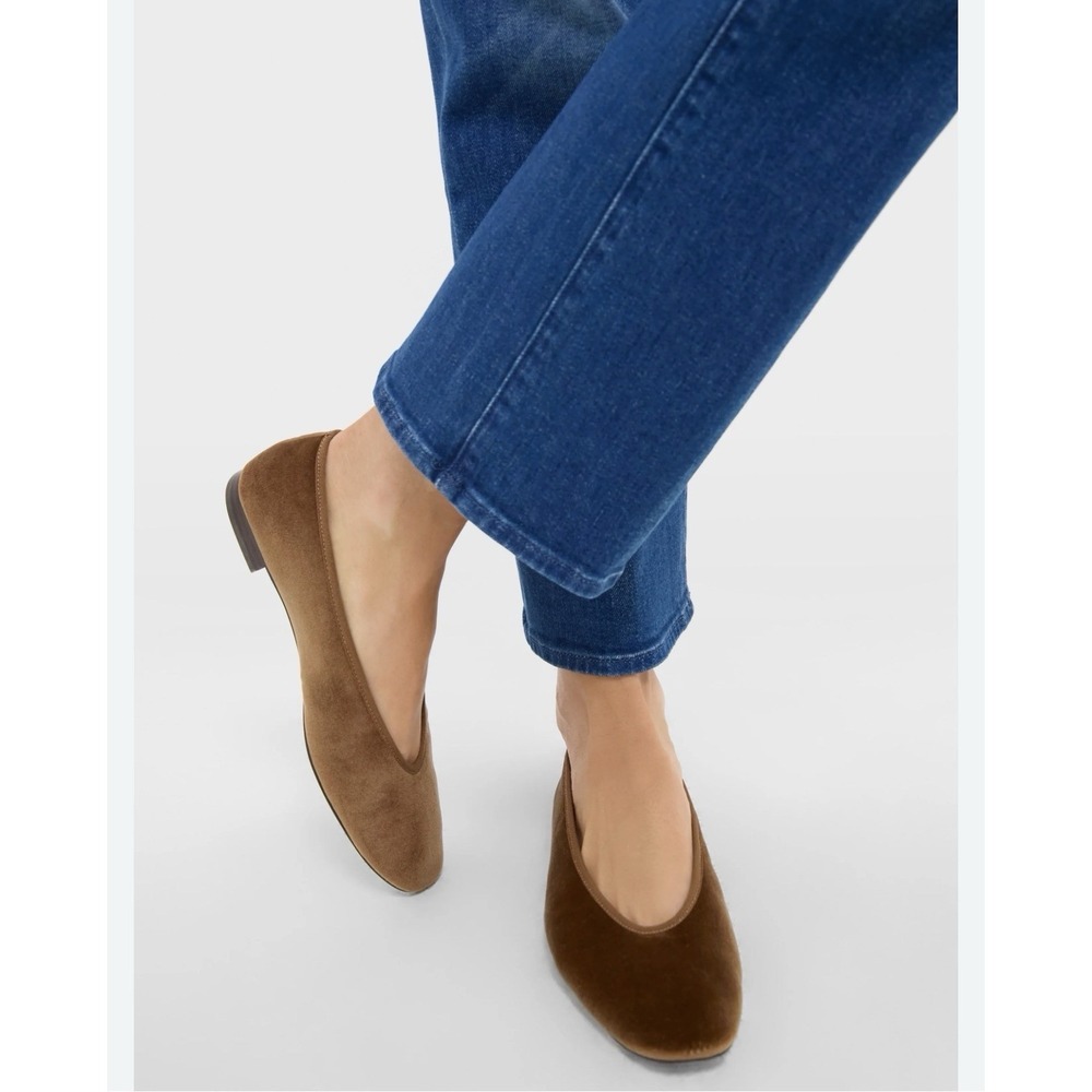Tuckernuck Hazel Nina Women's Velvet‎ Almond Toe Ballet Flats Size 7 EUC! $195